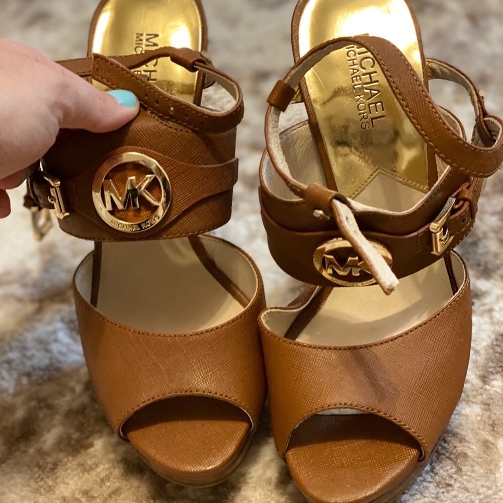 🌟MK CARAMEL high heels like new!! 🌟